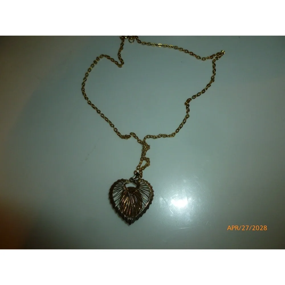 Vintage Gold Tone Heart Wire Pendant Necklace Brown Cabochon Boho Retro Style